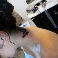 Photo ... Vanessa Hudgens s&#039;est faite un tatouage dans le cou