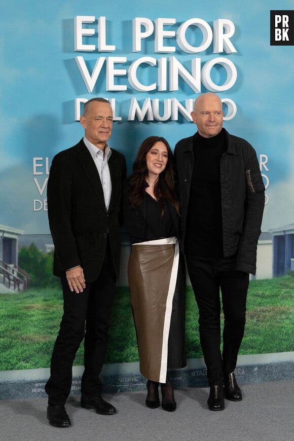 (L-R) Tom Hanks, Mariana Trevino et Marc Forster au photocall du film "Thanks a Man Called Otto" à Madrid.