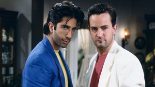 "Il ne me l'aurait jamais dit" : 1 an après la disparition de Matthew Perry, David Schwimmer bouleversé par une révélation sur l'acteur