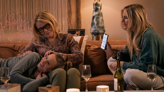 "Ils n'avaient aucune idée que j'étais enceinte" : cette actrice de Nobody Wants this sur Netflix a caché ce lourd secret pendant le tournage