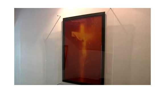 Scandale du Piss Christ à Avignon ... Andres Serrano ''triste et innatendu''