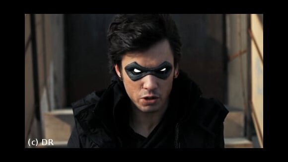 Orelsan en vengeur masqué  ... Découvrez Raelsan, son nouveau clip (VIDEO)