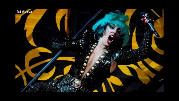 PHOTOS ... Lady Gaga aux Much Music Video Awards 2011 : Glorieuse et avec des cheveux