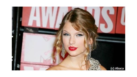 Taylor Swift fait comme Justin Bieber .. elle lance son premier parfum (PHOTO)