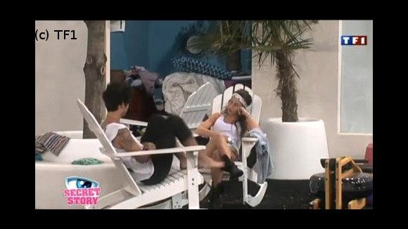 Secret Story 5 : Juliette et Geoffrey dans la Love Room, Simon est jaloux