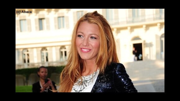 Blake Lively : Elle n'a pas la drague facile et doit s'aider d'un livre