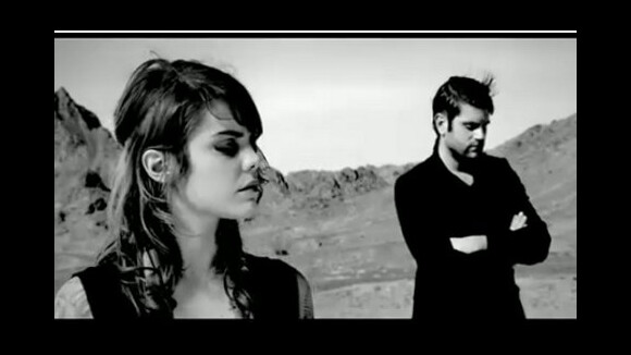 Coeur de Pirate : Le bonheur sort de sa bouche quand elle chante Open Happiness pour Coca
