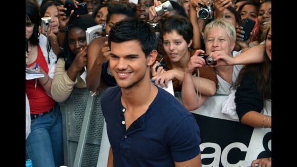 Taylor Lautner fan de sa partenaire de Twilight : ''Kristen Stewart est sexy''