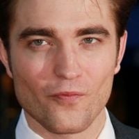 Robert Pattinson : ''Edward se comporte vraiment comme une chochotte'' dans Twilight