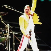 Freddie Mercury : 20 ans après, hommage en lol de Twitter