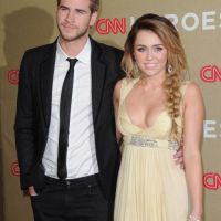 Miley Cyrus : super sexy au bras de Liam Hemsworth (PHOTOS)