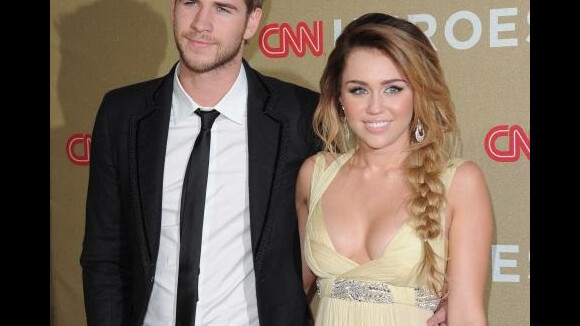Miley Cyrus : super sexy au bras de Liam Hemsworth (PHOTOS)