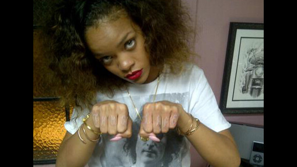 Rihanna : un tatouage pour rendre hommage à Tupac (PHOTO)