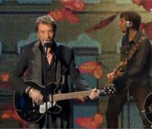 Johnny Hallyday chante un medley de ses tubes