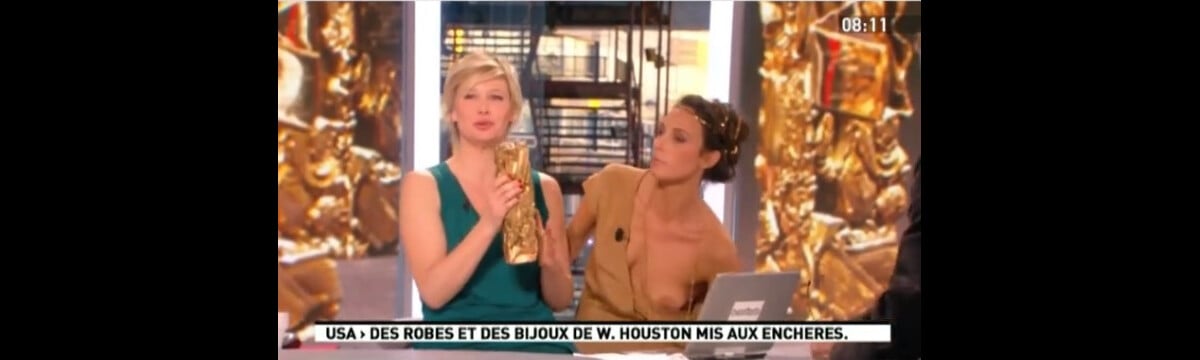 Photo Julia Vignali Se Retrouve Le Sein L air En Direct Sur Canal photo-julia-vignali-se-retrouve-le-sein-l-air-en-direct-sur-canal