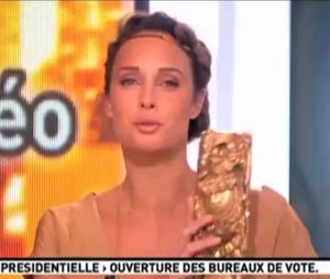 Julia Vignali : son sein dévoilé en direct sur Canal +