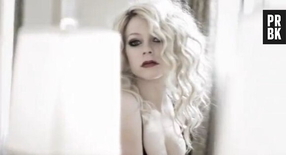 Avril Lavigne sublime dans le clip Goodbye