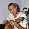 Merwan Rim à la guitare