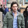 Penn Badgley sur le tournage de Gossip Girl