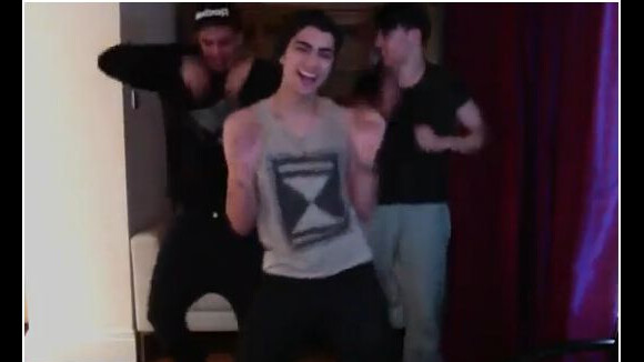 Zayn Malik des One Direction : sa sexy dance pour ses fans ! (VIDEO)