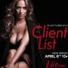 Jennifer Love Hewitt et sa poitrine généreuse dans The Client List