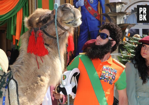 The Dictator et un chameau à Cannes !