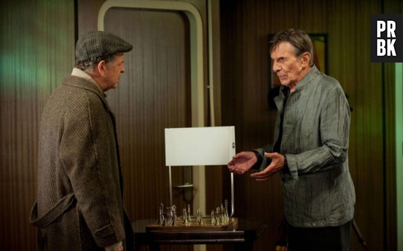 Leonard Nimoy et John Noble dans Fringe