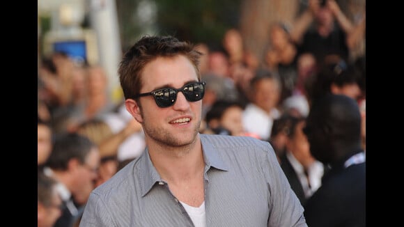 Robert Pattinson : 26 ans, l'âge de raison ? Il arrête l'alcool et les sorties !