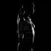 Amandine Bourgeois nue pour son clip Incognito : jouez avec son corps !