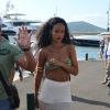 Rihanna ne lâche plus son bikini !
