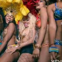 Nicki Minaj : Pound The Alarm, le clip carnaval sexy