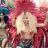 Place au Carnaval dans les rues de la ville entre copines pour Nicki Minaj !