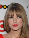 Taylor Swift photographiée en pleine séance de bouche à bouche