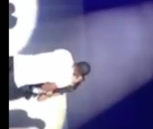 Cheryl Cole fait un kiss à son nouveau boyfriend devant tout le monde !