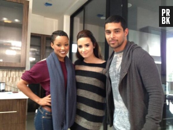 Demi Lovato et Wilmer Valderrama posent ensemble dans les coulisses de X Factor