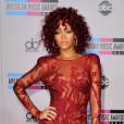 Rihanna avait elle aussi une belle robe rouge aux AMA 2010