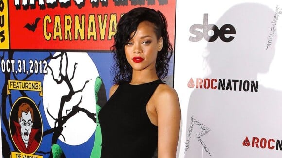 Rihanna : sa maison de disques lui fait un gros cadeau pour Noël ! (PHOTOS)
