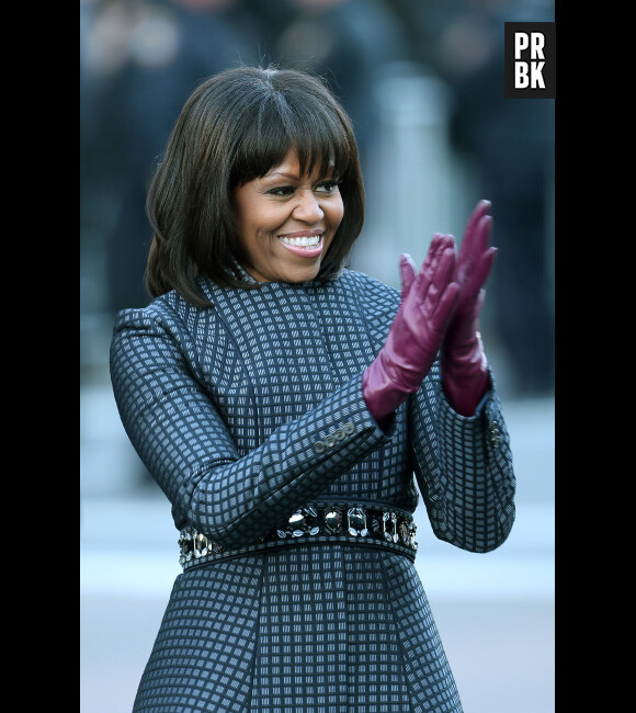 Michelle Obama avec sa nouvelle franche, qui ne plait pas à Karl Lagarfeld.