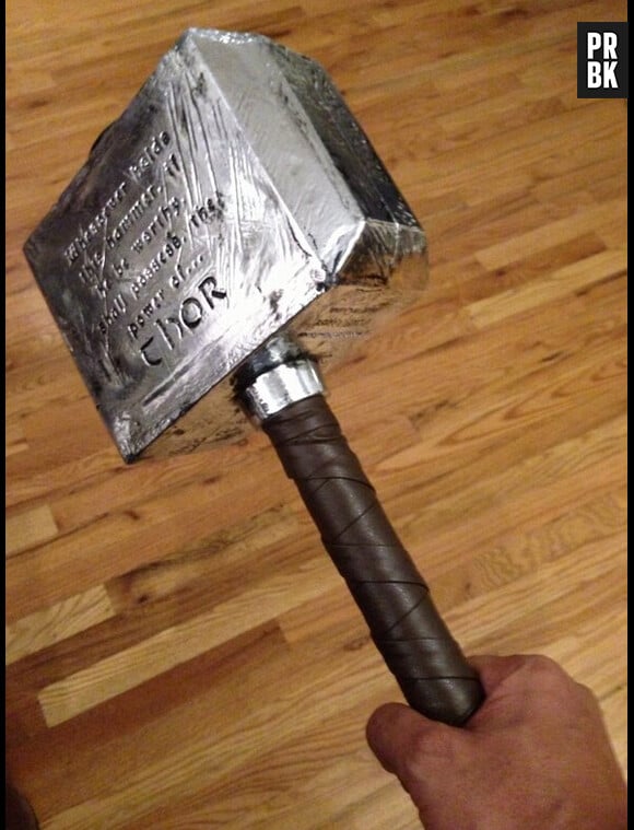 Combien pèse le marteau de Thor ?