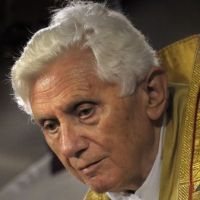 Benoît XVI : démission, foudre et prophétie relancent la &quot;fin du monde&quot;