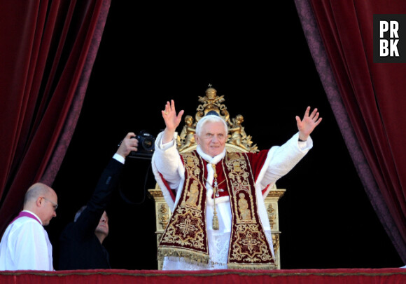 Benoît XVI quitte ses fonctions et affole la toile