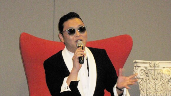 PSY fait son Gangnam Style même en Auvergne (ou presque)