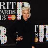 Emeli Sandé a zappé les couleurs aux Brit Awards 2013