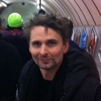 Matthew Bellamy so happy : il découvre le métro