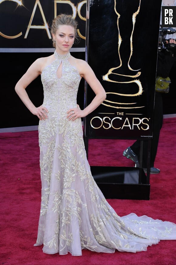 Amanda Seyfried à la cérémonie des Oscars 2013 ? Belle, mystérieuse et élégante, on lui met un 10/10 !