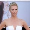 Charliza Theron, juste sublime sur le red carpet des Oscars 2013