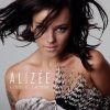 Alizée a rendu un hommage à Daniel Darc sur Twitter.