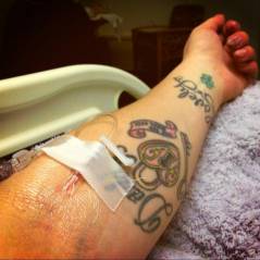 Kelly Osbourne à l'hôpital (et sur Twitter) après des convulsions