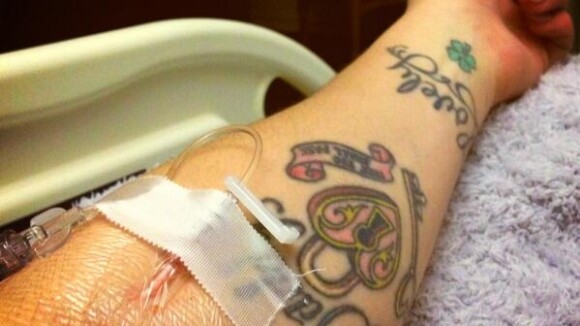 Kelly Osbourne à l'hôpital (et sur Twitter) après des convulsions
