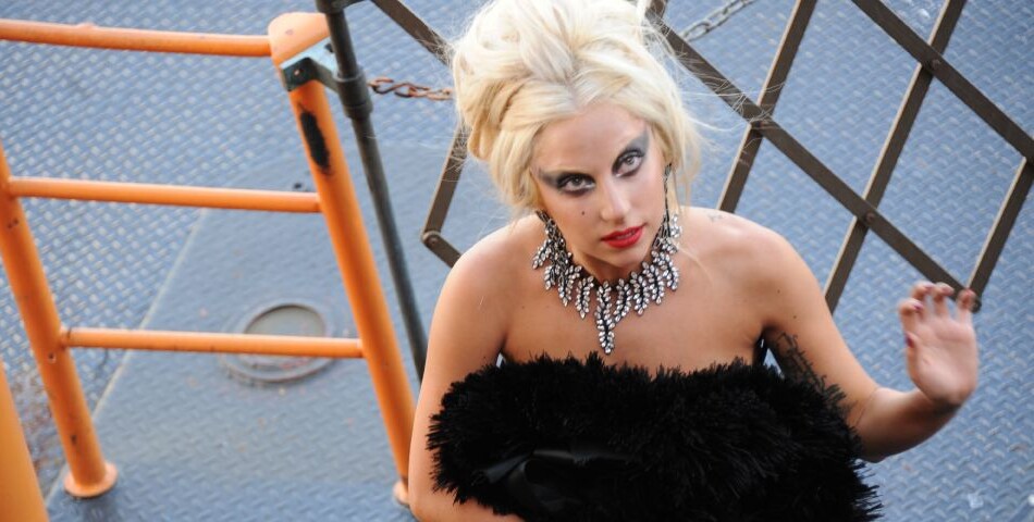 Lady Gaga devrait garder le sourire avec son petit accessoire